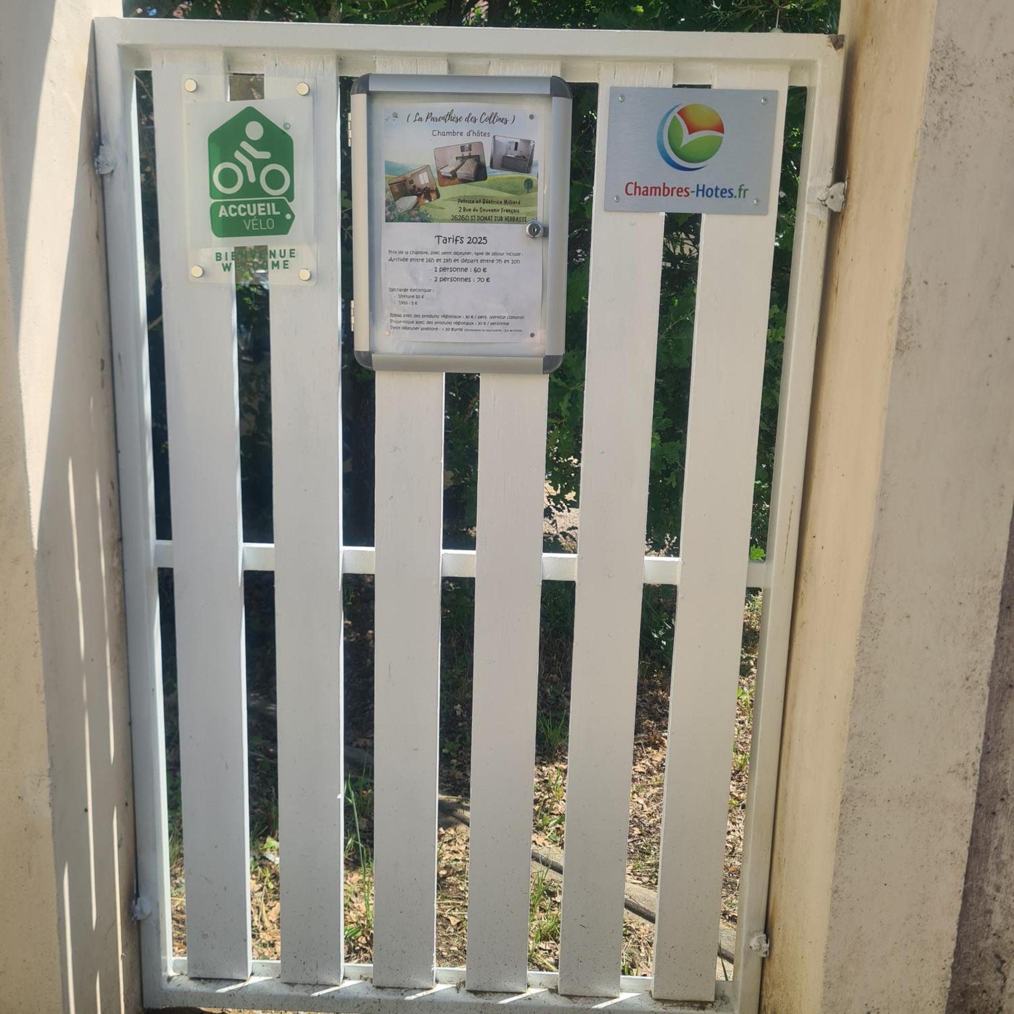 مبيت وإفطار Saint-Donat-sur-lʼHerbasse La Parenthese Des Collines المظهر الخارجي الصورة